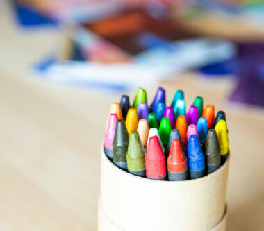 Lapices-de-colores-herramientas-de-aise